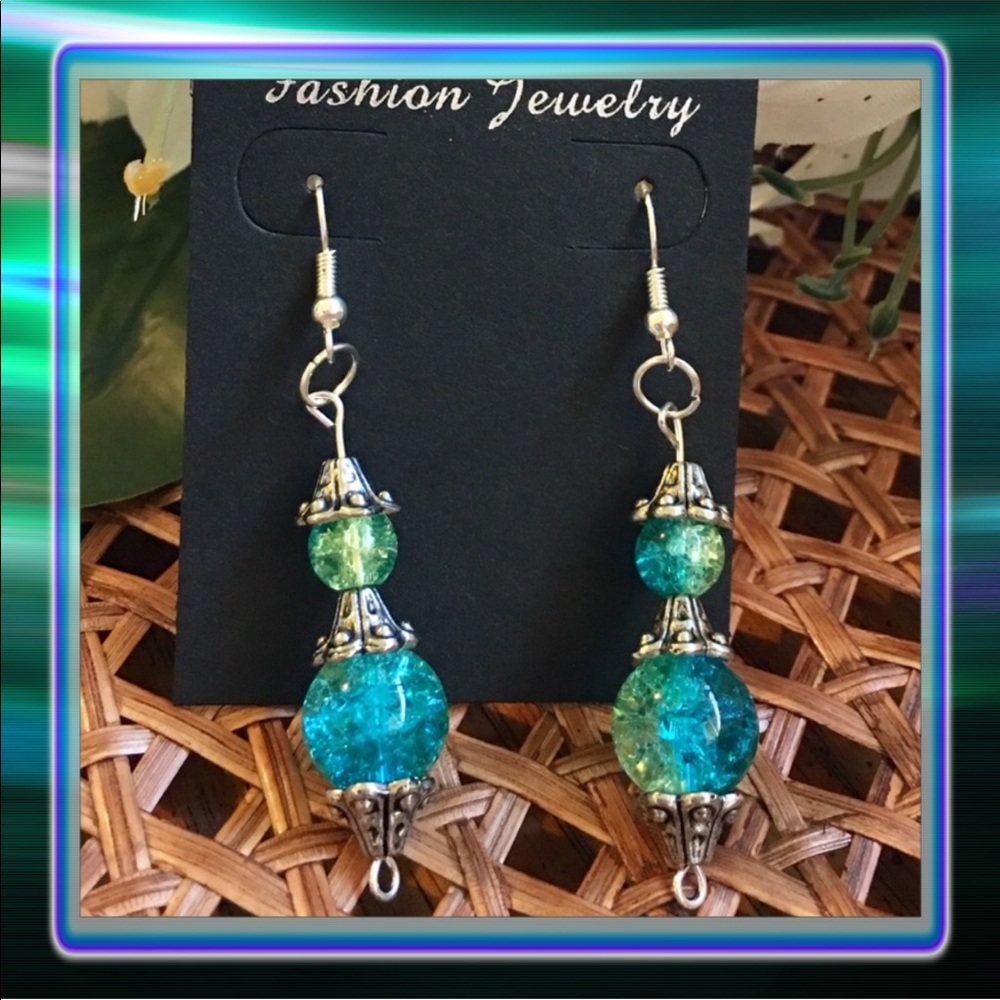 Mint Blue Glass Earrings - Picture 3 of 8